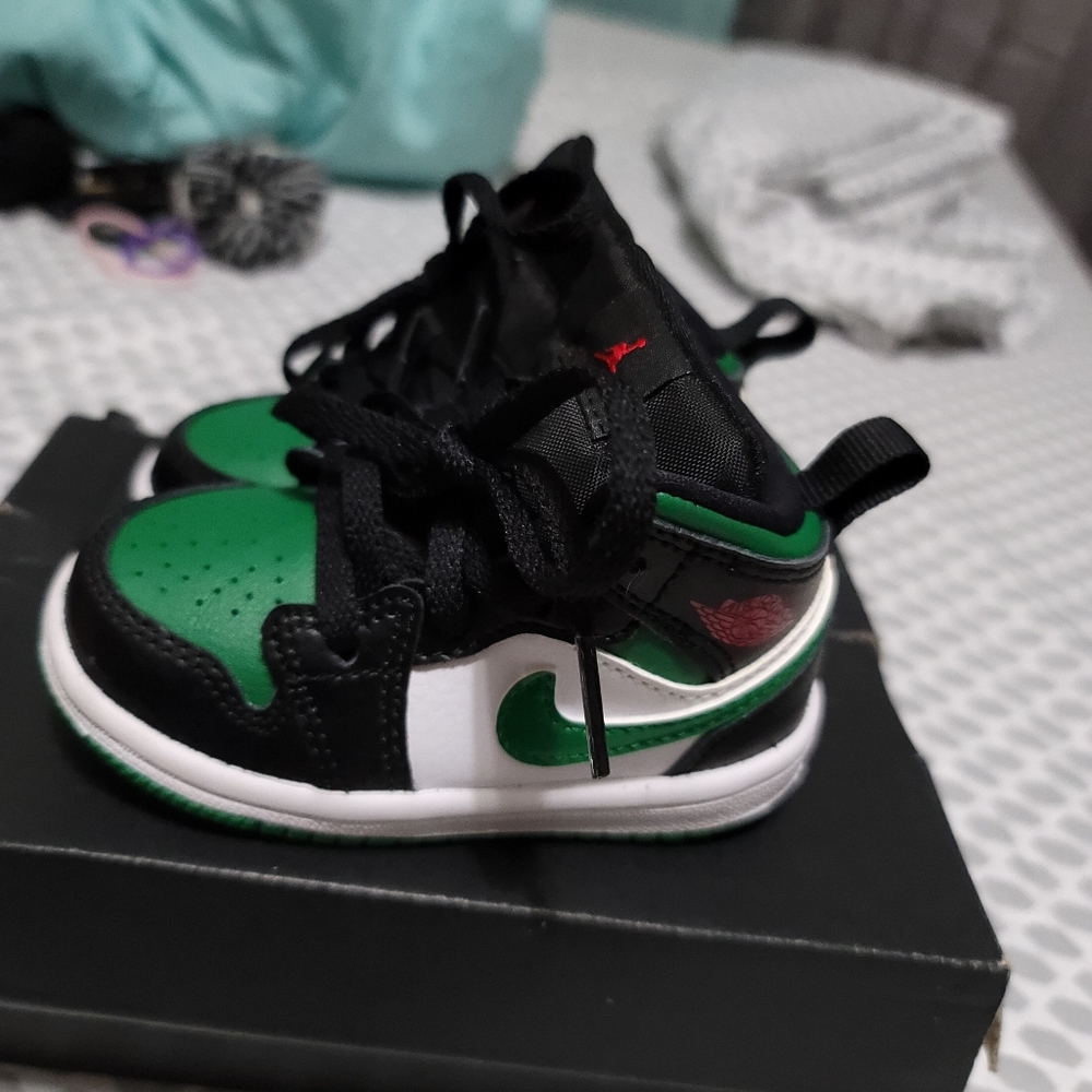 Green And Black Nike Jordans